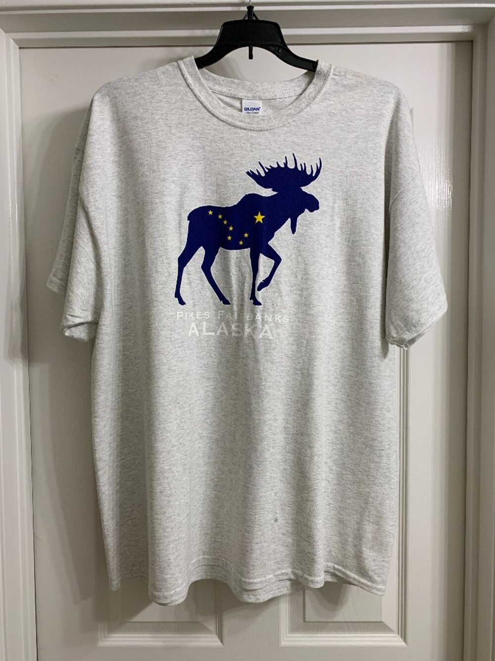Gildan Brand Men's Fairbanks Alaska Gray T-Shirt, Size 2XL